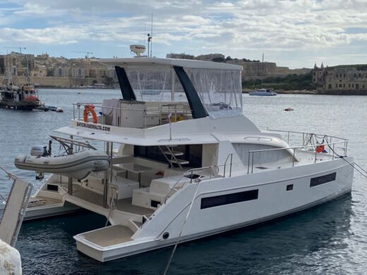 Sliema Motorboat PowerCatamaran 640hp alt tag text