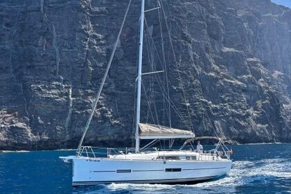 Hire Sailboat Dufour Dufour 382 Gl Tenerife