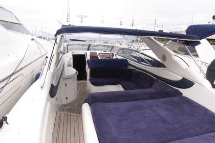 Hire Motorboat Sunseeker Superhawk 48', Sainte Maxime, 15 mètres Sainte-Maxime