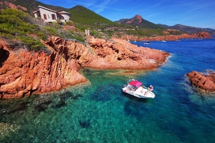 Location Bateau à moteur Jeanneau Cap Camarat Flyer 550 Agay