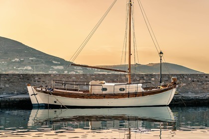 Hire Sailboat traditional wooden boat Mykonos