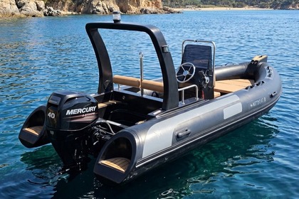 Charter Boat without licence  Navigandoperlelba Gommone 5 mt Portoferraio