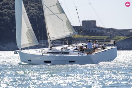 Hire Sailboat Dufour 430 gl Arenys de Mar