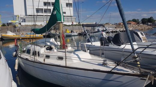 Marseillan Plage Sailboat Mallard sloop alt tag text