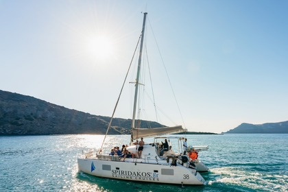 Czarter Katamaran Lagoon 450F Santoryn