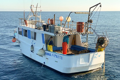Noleggio Barca a motore peschereccio Anna Isola delle Femmine