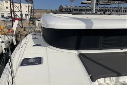 Hire Catamaran  Lagoon 42 Volos