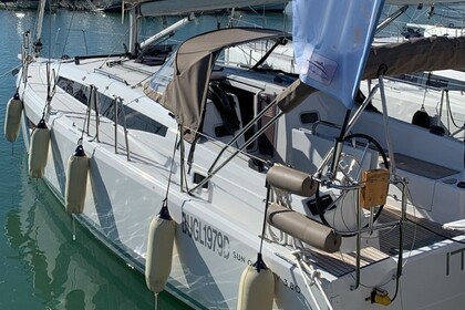 Hire Sailboat Jeanneau sun odyssey 380 Naples