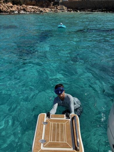 Μαγιόρκα Motorboat Saver 330 WA alt tag text