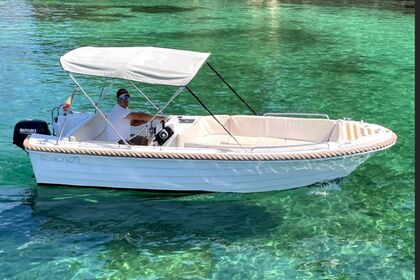Hire Boat without licence  SILVER YACHT Port de Pollença