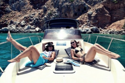 Alquiler Lancha Poseidon Sundeck Kalyves