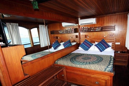 Чартер Гулет Dhoni 4 pax Мале