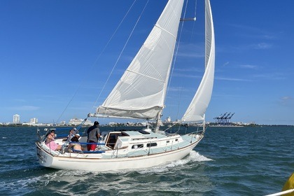 Rental Sailboat Pearson 35 sloop San Juan
