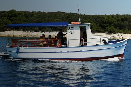 Noleggio Barca a motore 1990 BARCA TURISTICA Rakalj