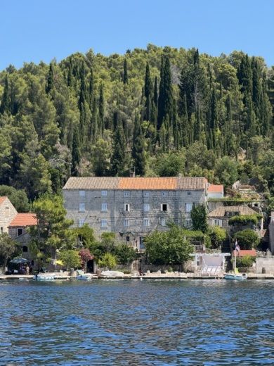 Korčula Motorboat Bellingardo 5.7 Open alt tag text