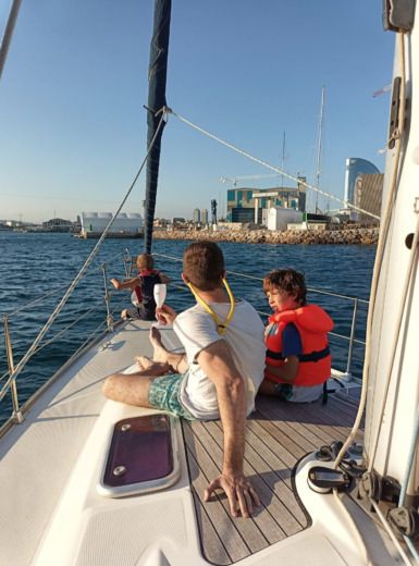 Barcelona Sailboat Bavaria 37 alt tag text