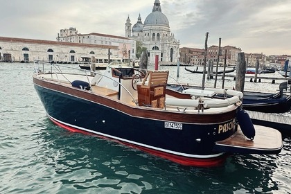 Hire Motorboat Patrone Moreno Open Venice