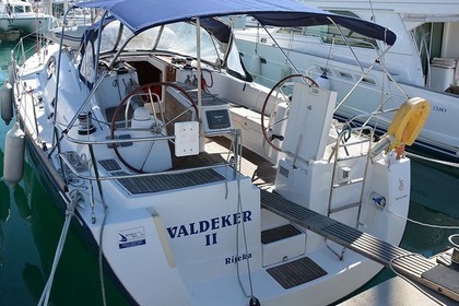 Charter Sailboat BENETEAU Oceanis 43 V Sukošan