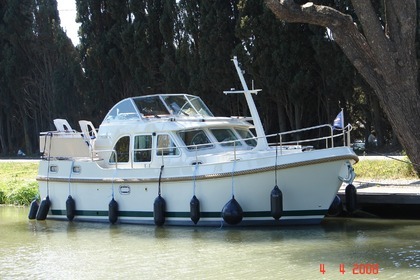 Location Bateau à moteur LINSSEN Grand Sturdy 30.9 AC Vermenton