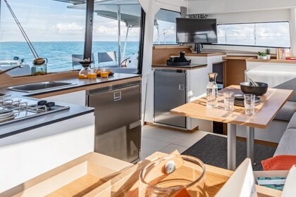 Чартер Катамаран EXCESS 11 Ивиса