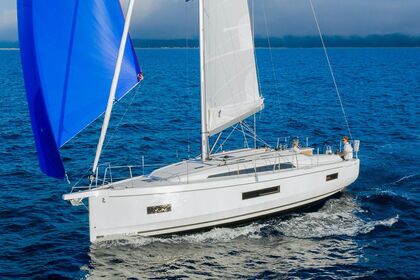 Hyra båt Segelbåt Bénéteau Oceanis 40.1 - 3 cab. Kos