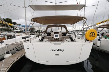 Miete Segelboot DUFOUR 430 Šibenik