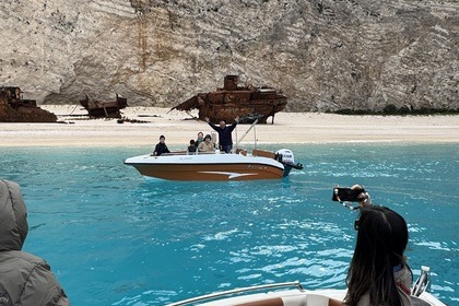 Miete Motorboot Nireus Elegance Tragaki