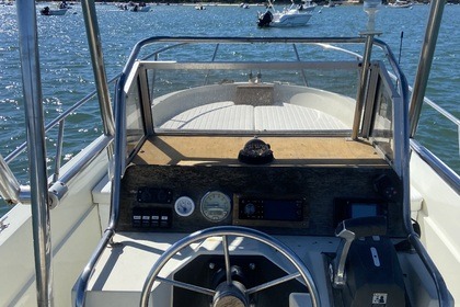 Location Bateau à moteur Boston Whaler Outrage 25 Grand Piquey