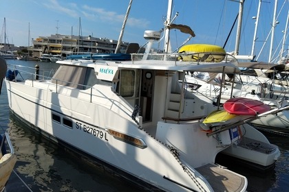Miete Motorboot Journée en mer Catamaran Le Grau-du-Roi