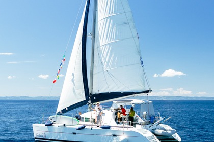 Charter Catamaran Lagoon 380 Nikiti