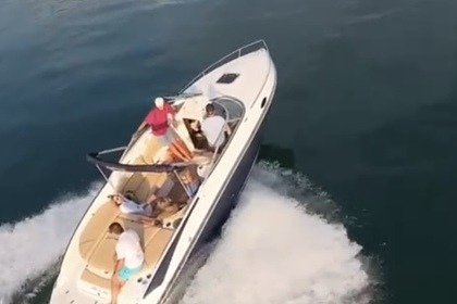 Noleggio Barca a motore Rinker 246 Cabin Vevey