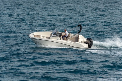 Hire Motorboat QUICKSILVER 675 Activ Open Trogir