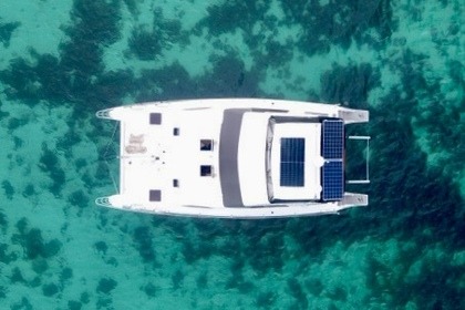 Rental Motorboat Sable Catamarans Venturer 36 Noumea