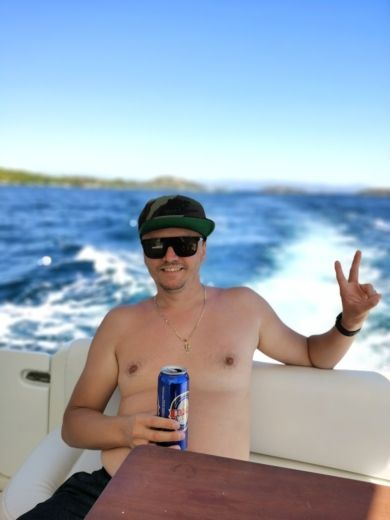 Chalkidiki Motorboat Cranchi Zaffiro 34 alt tag text