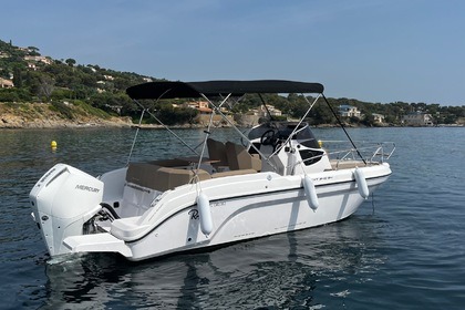 Hire Motorboat Ranieri NEXT 240 SH Saint-Aygulf