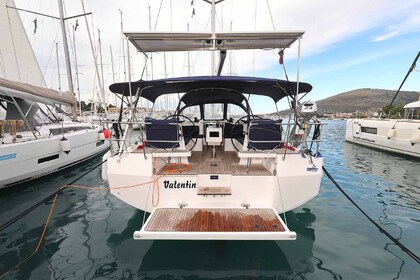 Чартер Парусная яхта Bavaria Yachtbau Bavaria C42 Трогир