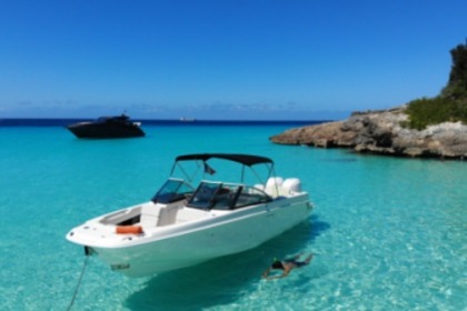 Hire Motorboat BOSTON WHALER 270 Marigot