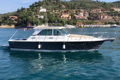 Noleggio Barca a motore BERTRAM 35 Porto Santo Stefano