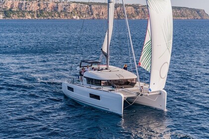 Miete Katamaran Lagoon-Bénéteau Lagoon 40 - 4 + 2 cab  Montenegro