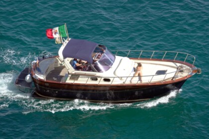 Noleggio Barca a motore Fratelli Aprea Fratelli Aprea Sorrento 32 Capri