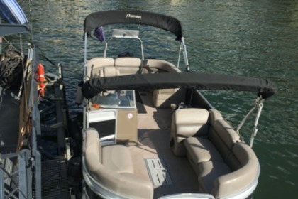 Charter Motorboat PREMIER 780 Paris