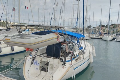 Charter Sailboat Bavaria 34 Saint-Mandrier-sur-Mer