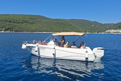 Miete Motorboot Jeanneou Cap Camarat 7.50 CC Style Rabac