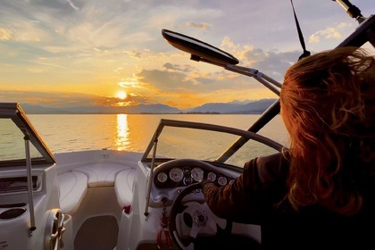 Miete Motorboot Tahoe Q5i Wädenswil