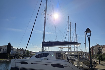 Charter Catamaran Robertson and Caine LÉOPARD 44 Grimaud