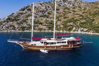 Rental Gulet Stylish Flybridge Jakuzi Gulet For Big Groups Marmaris