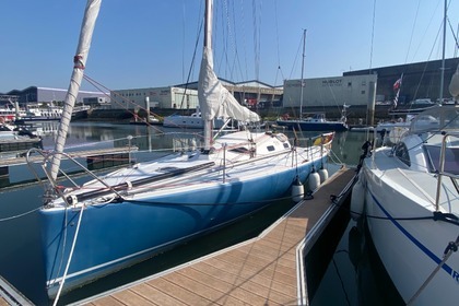 Alquiler Velero STRUCTURES POGO 8.50 Lorient