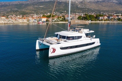 Charter Catamaran Catana Bali 4.4 - 4 + 1 cab. Kaštela