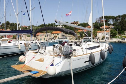 Charter Sailboat Jeanneau Sun Odyssey 449 Šolta