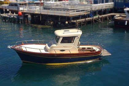 Noleggio Barca a motore De Simone 850 Positano